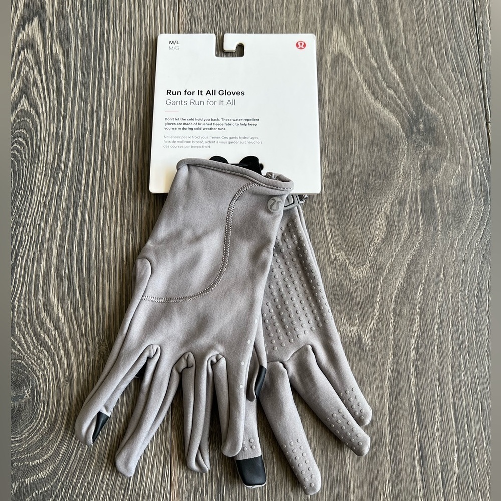 Lululemon Run for It All Gloves in Gull Grey